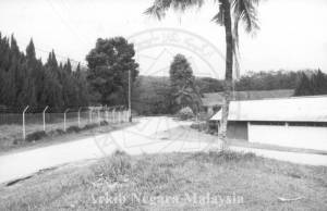 JALAN MENGHALA KE PEJABAT LADANG PRANG BESAR KAJANG, SELANGOR. 15/11/1994 JALAN MENGHALA KE PEJABAT LADANG PRANG BESAR KAJANG, SELANGOR. 15/11/1994