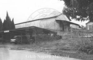 TEMPAT LETAK KERETA DAN KILANG GETAH LADANG PRANG BESAR, 43000 KAJANG, SELANGOR, 15/11/1994