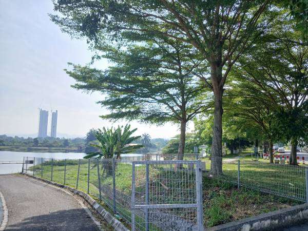 Only mining pool left in Kajang (at Sungai Chua) converted into a recreational park Only mining pool left in Kajang (at Sungai Chua) converted into a recreational park